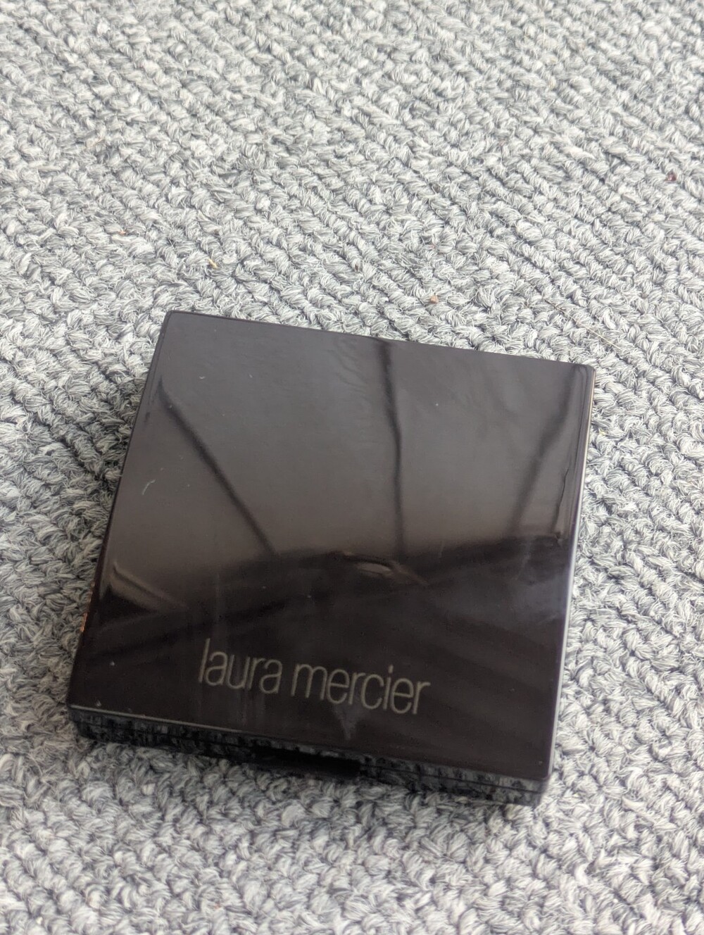 Laura Mercier Illuminating Powder Pink Rose Quad - Picture 3 of 4